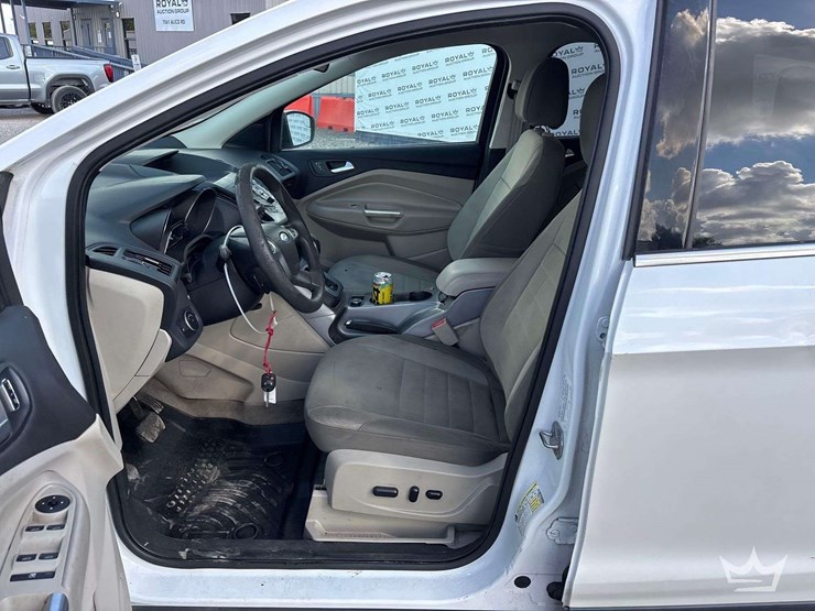 2015-ford-escape-image-11