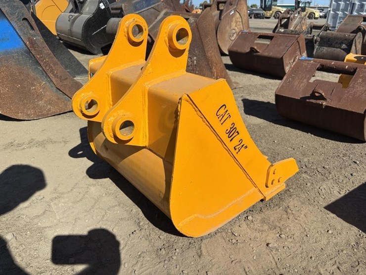 caterpillar-307-image-3