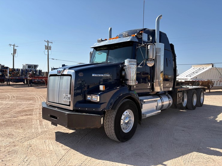 2021-western-star-4900-image-2