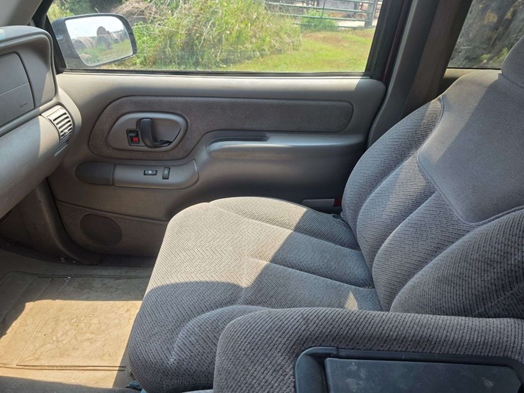 1999-chevrolet-1500-image-21