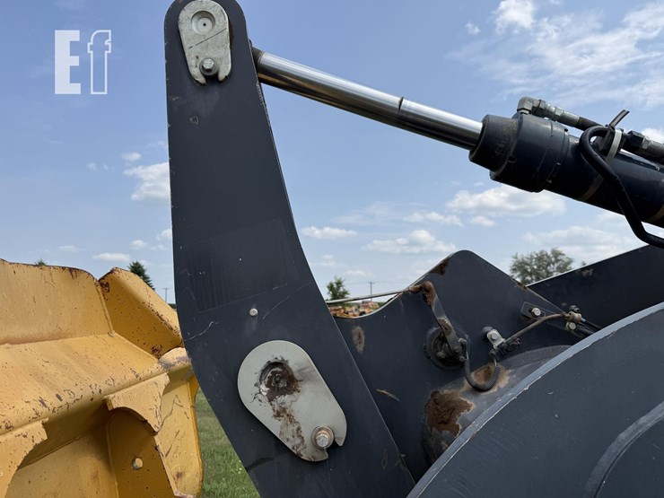 2019-deere-524l-image-17