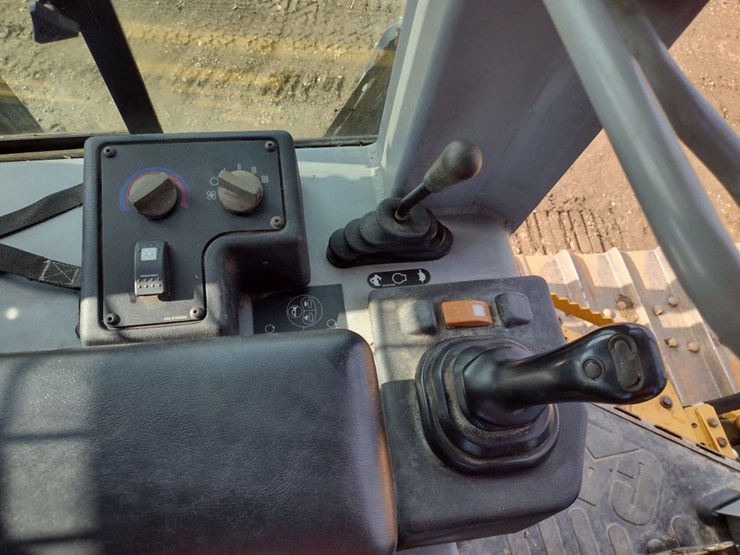 caterpillar-d5g-xl-image-8