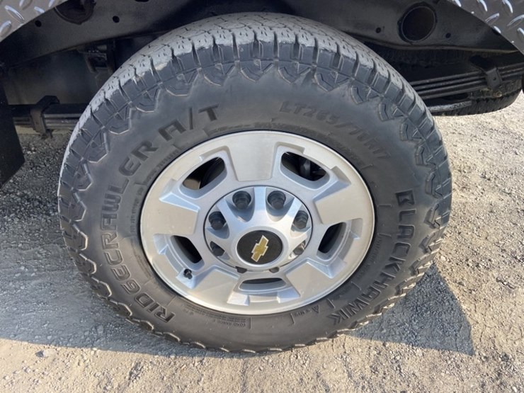 2020-chevrolet-silverado-2500-image-37