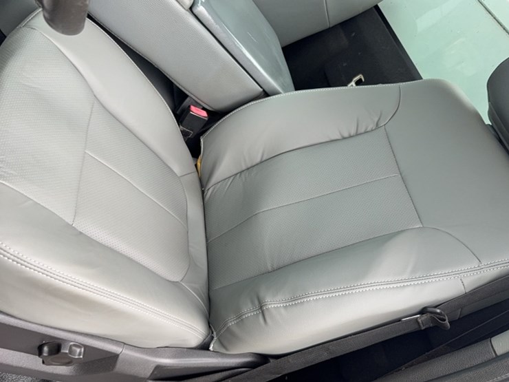 2012-ford-f550-image-17