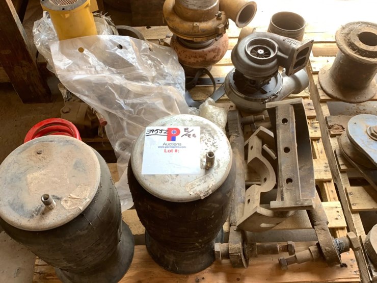 pallets-of-trucks-parts-image-1