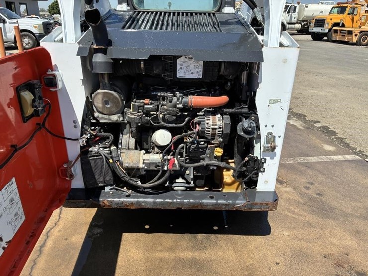 2022-bobcat-s590-image-11