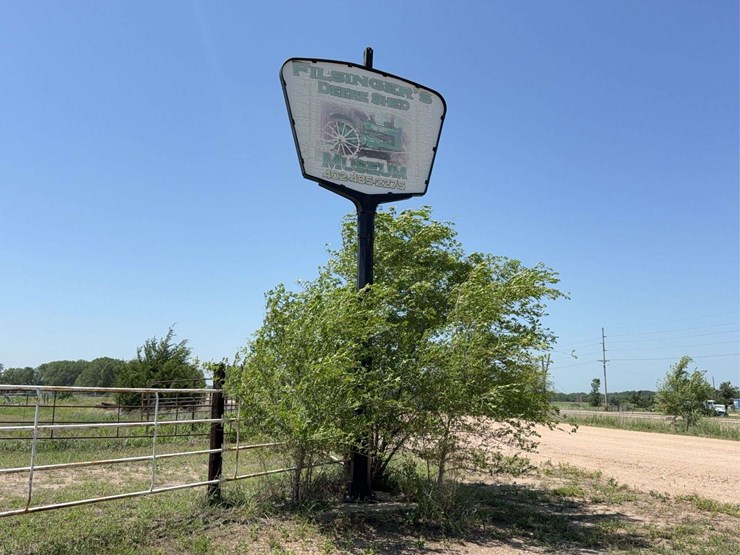 custom-made-filsinger-sign-on-sinclair-pole-image-2