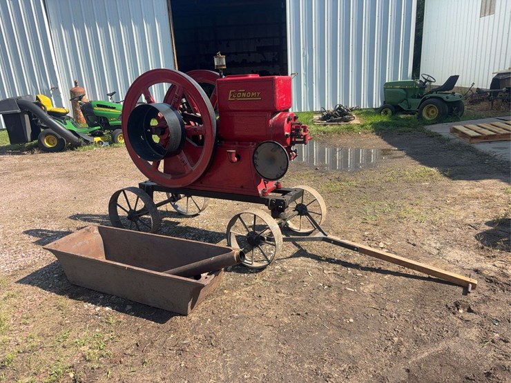 economy-7-horse-hit-and-miss-engine,-cart,-and-original-base-image-1