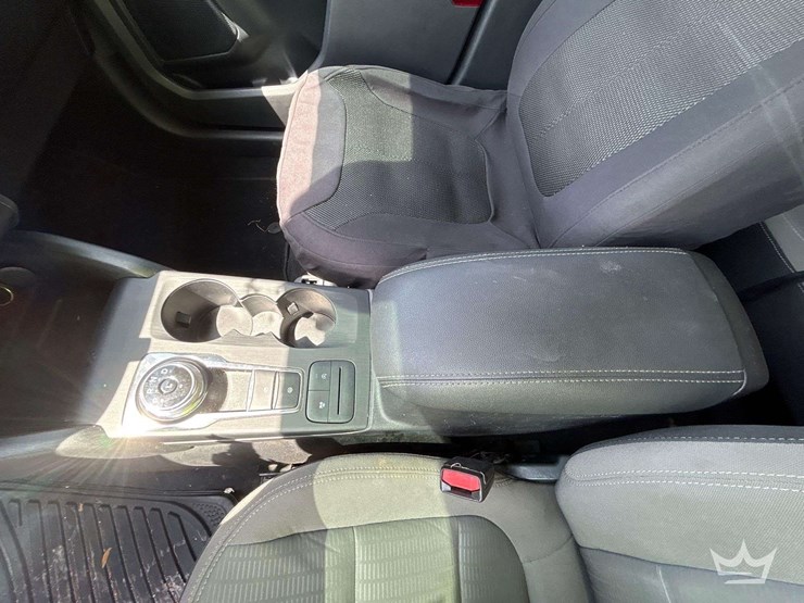 2020-ford-escape-image-17