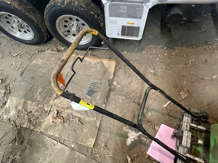#7105-•-lawn-boy-push-mower-image-8