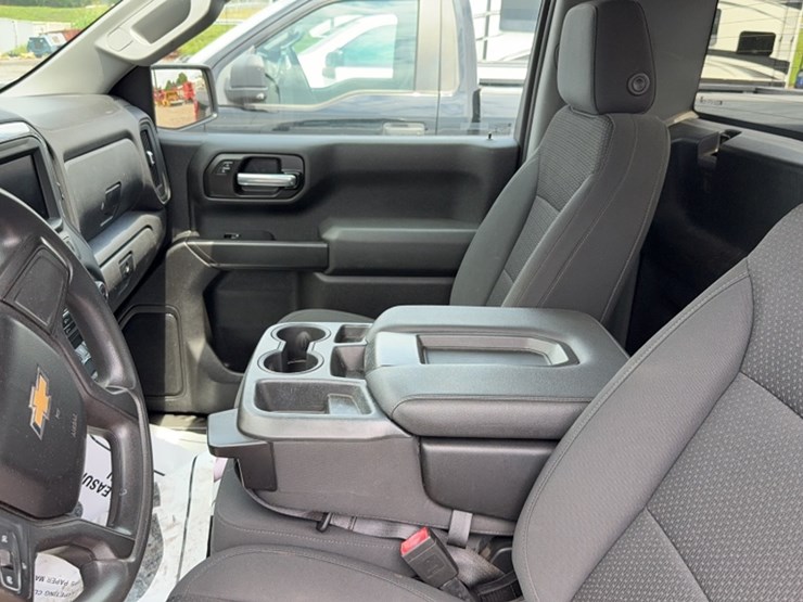 2021-chevrolet-1500-image-18