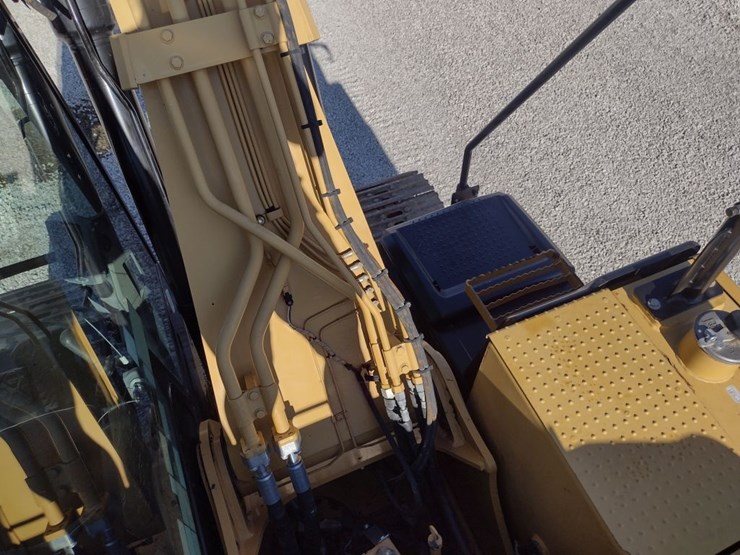caterpillar-318e-image-37