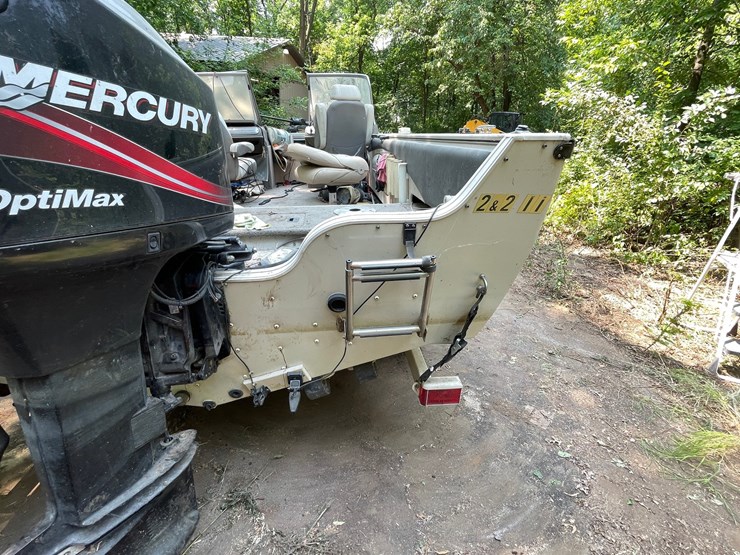 #7002-•-2004-crestliner-2050-sportfish-boat-&-trailer-(mn-title-in-delay)-image-37