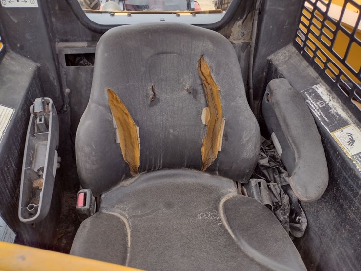 john-deere-270-image-10