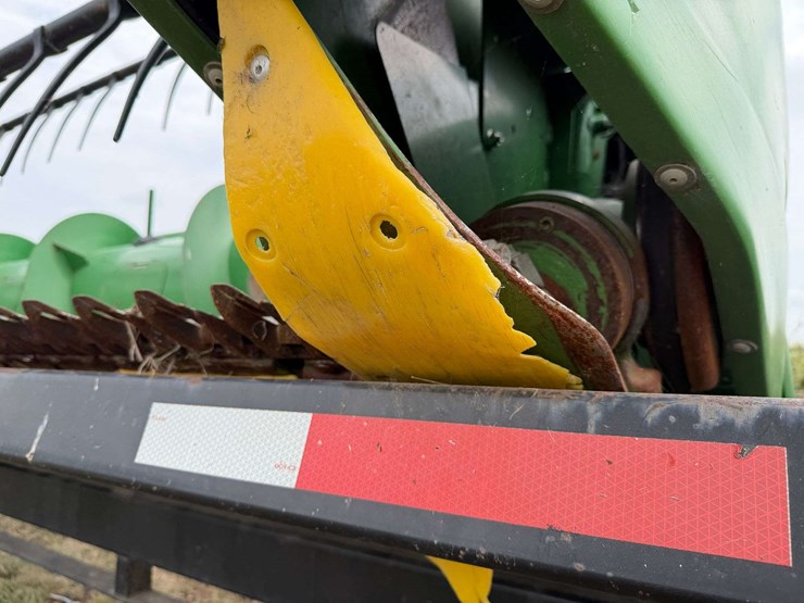 john-deere-630f-image-31