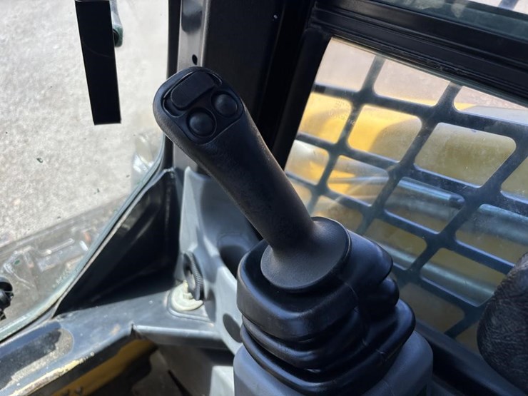 2018-yanmar-s220r-image-24