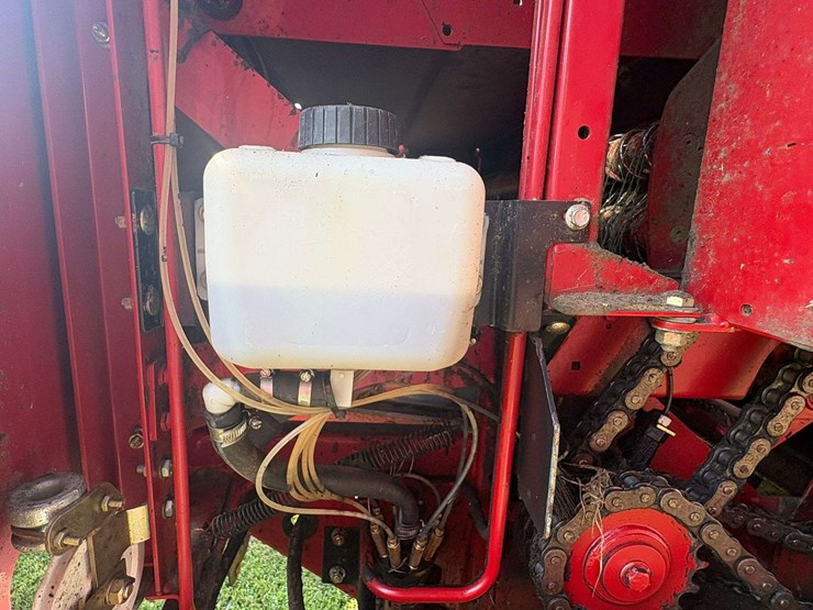 2011-new-holland-br7090-image-43
