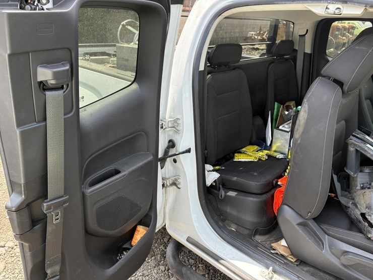 2018-gmc-canyon-sle-image-19
