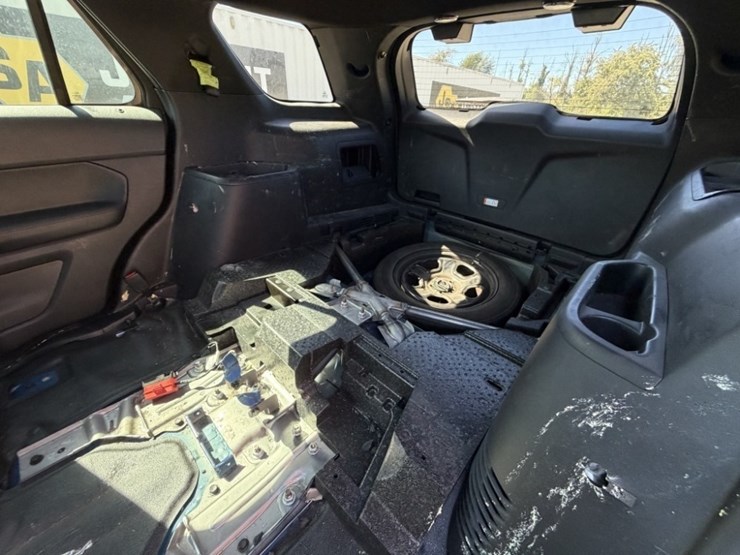2017-ford-explorer-image-34