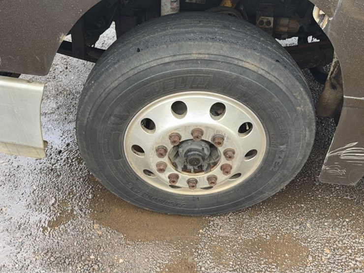 2006-peterbilt-385-image-11