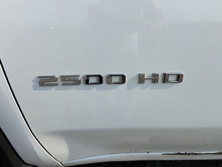 2020-chevrolet-silverado-2500-image-9