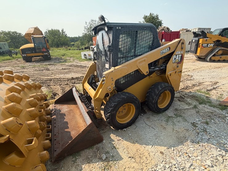 2021-caterpillar-226d3-image-1