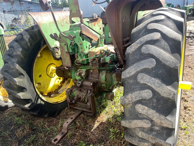john-deere-3020-image-16