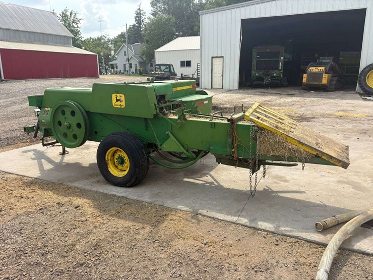 john-deere-336-image-5