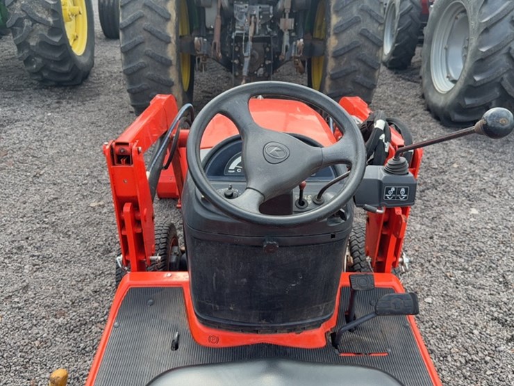 #3029-•-kubota-2360-tractor-image-13