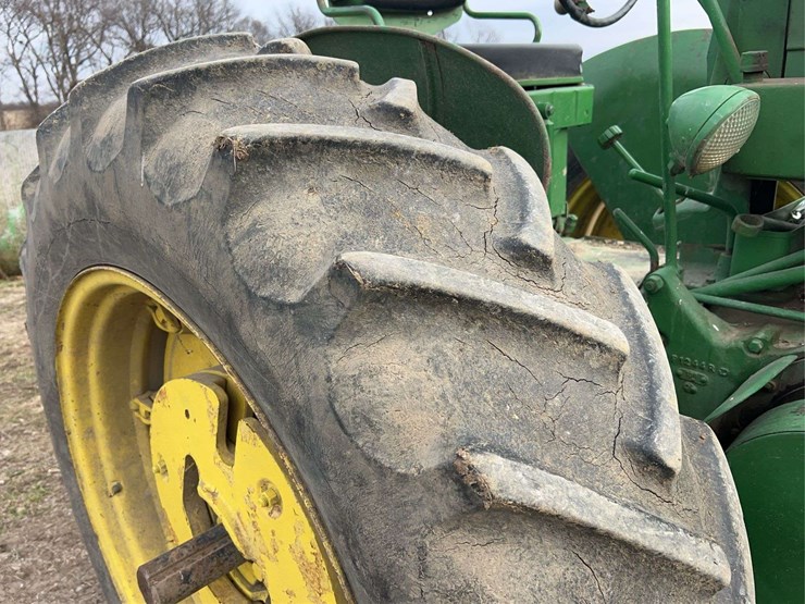 john-deere-70-image-38