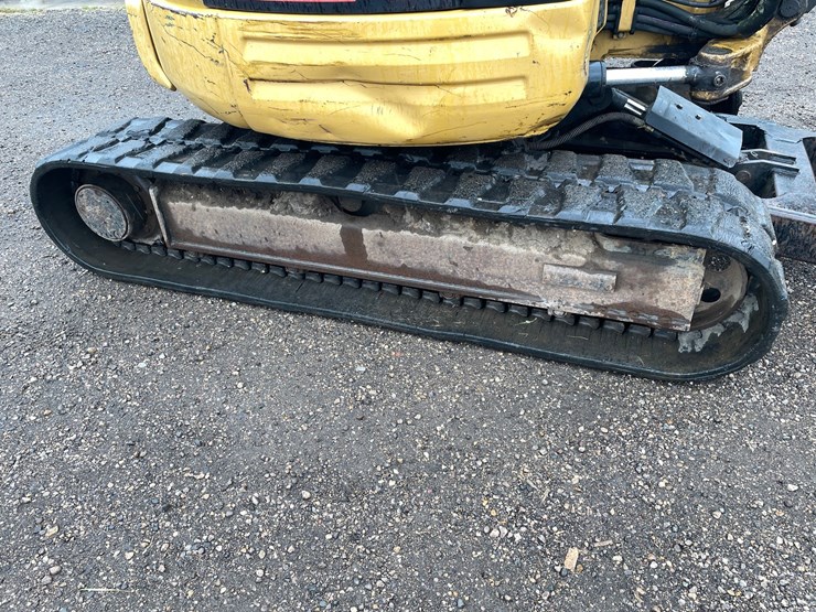 2004-caterpillar-304-image-16