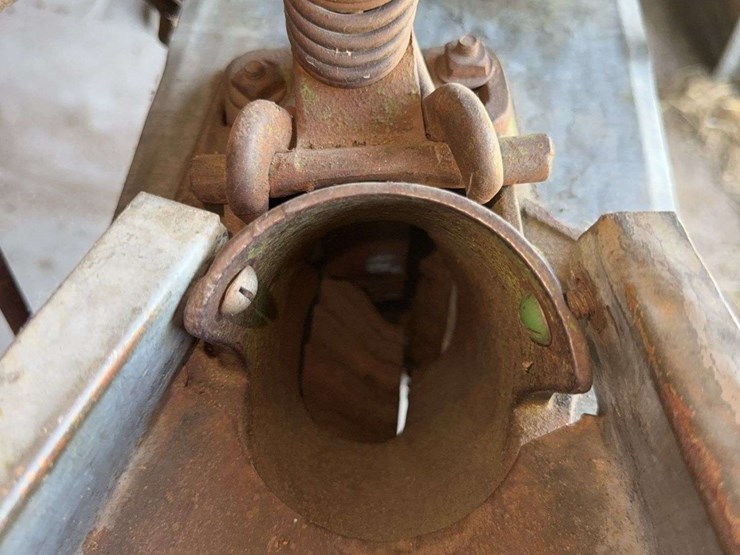 john-deere-one-hole-corn-sheller-image-9