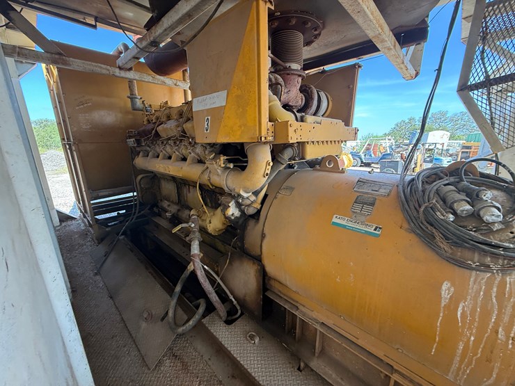 caterpillar-d379-image-8
