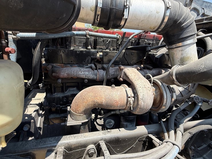2000-peterbilt-379-image-30