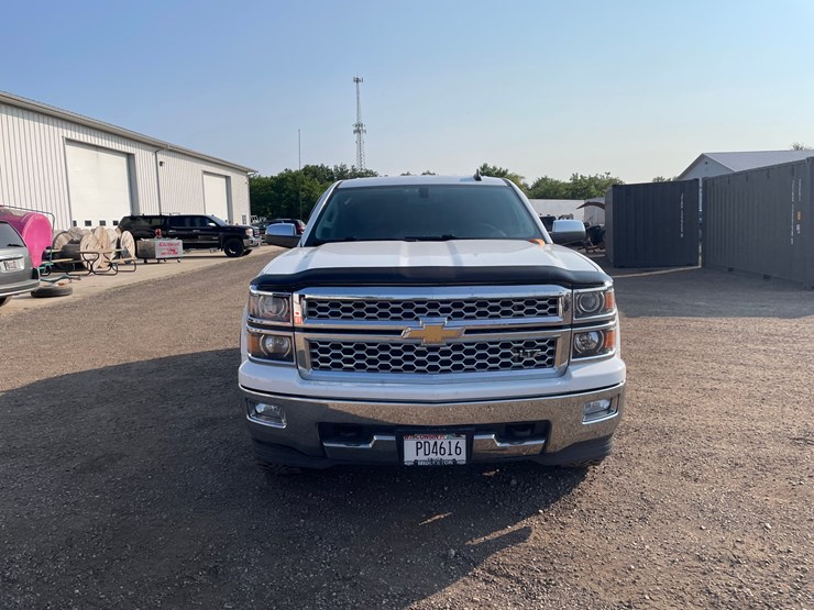 2015-chevrolet-1500-image-2