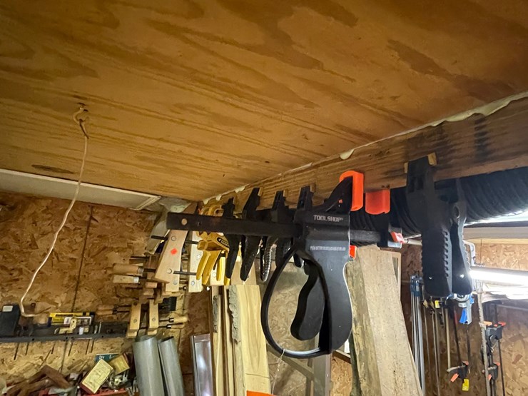 #7129-•-(23)-wood-clamps-image-1