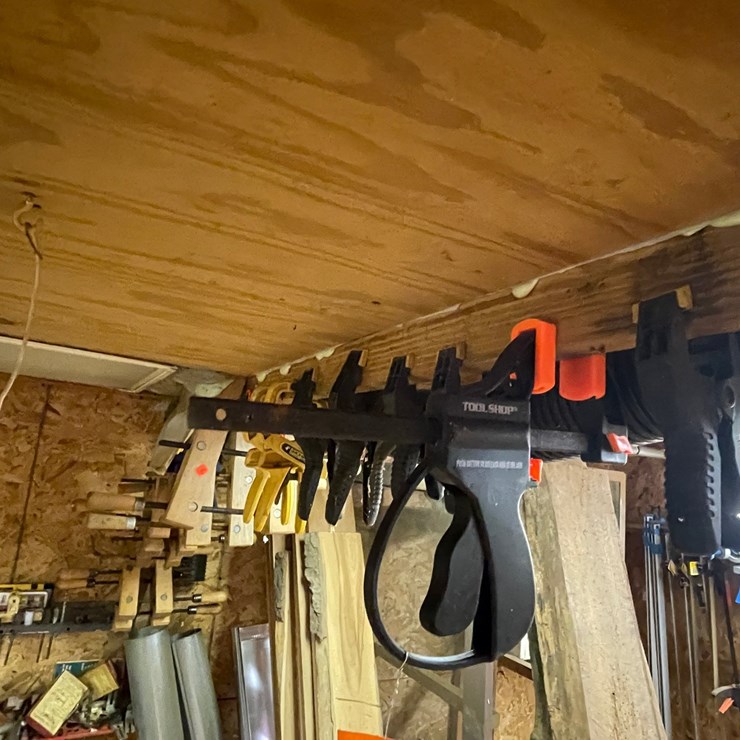 #7129 • (23) Wood Clamps
