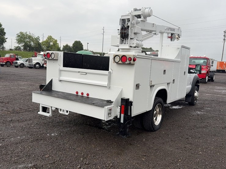 2012-ford-f550-image-9