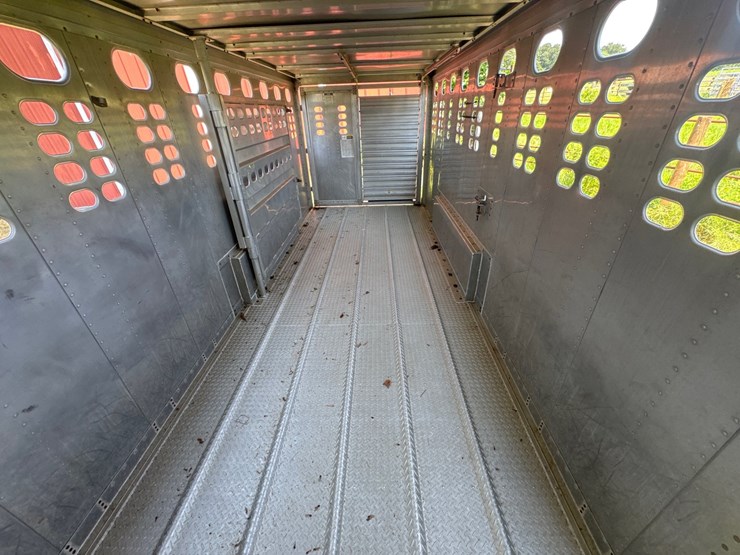 1993-wilson-livestock-trailer-image-7