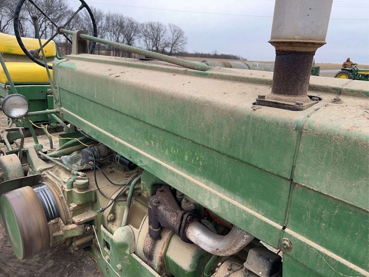 john-deere-70-image-11