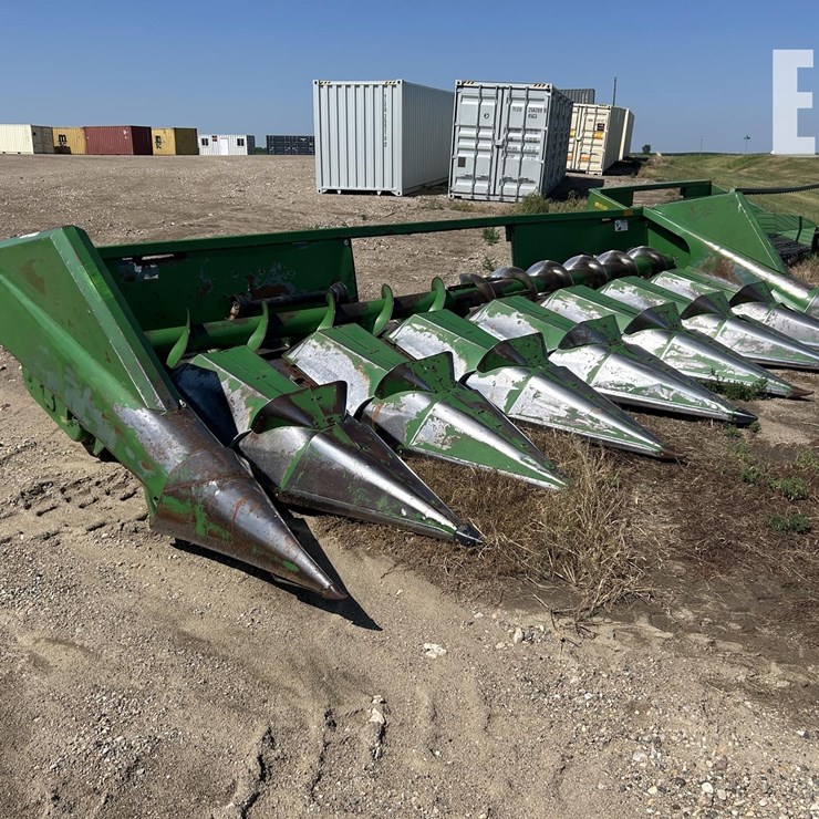JOHN DEERE 843