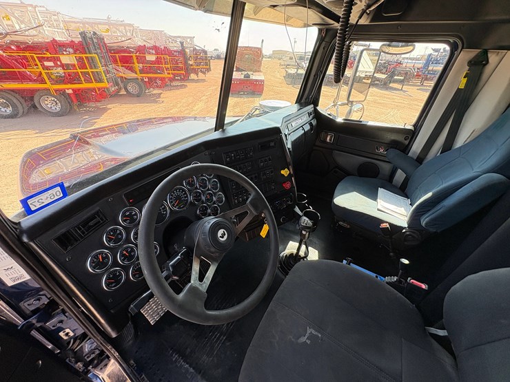 2021-western-star-4900-image-8