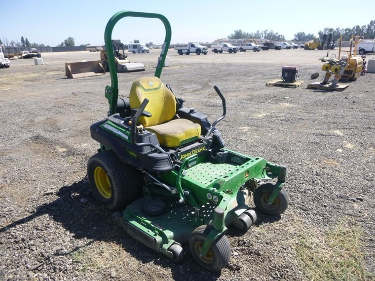 2021-john-deere-60-image-2