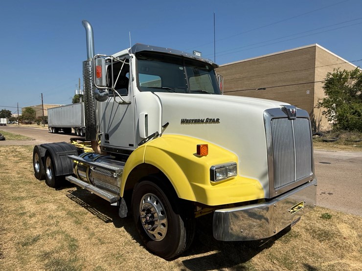 2015-western-star-4900-image-4