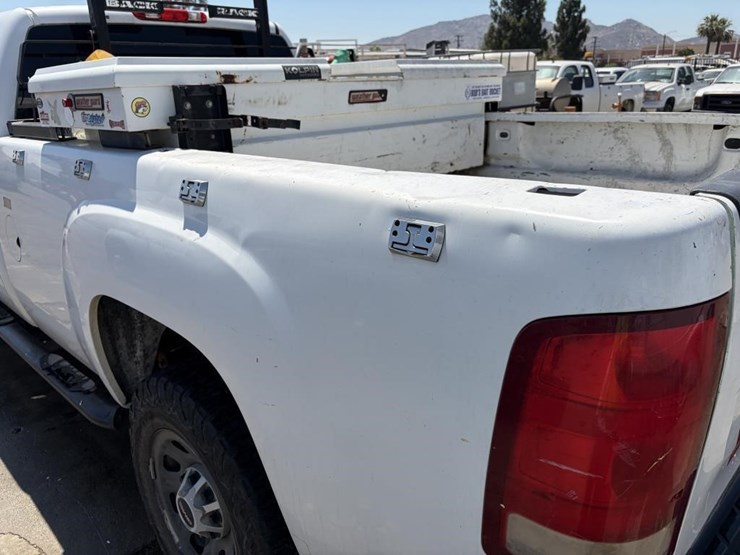 2012-gmc-sierra-3500hd-image-5