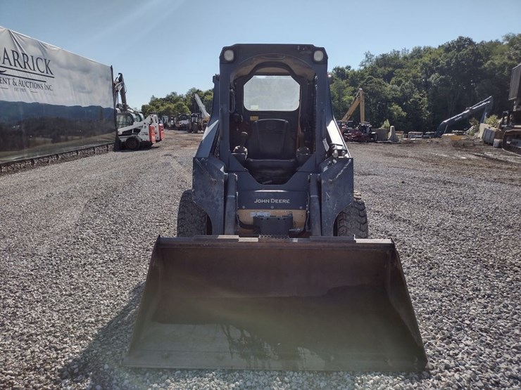 deere-318g-image-2