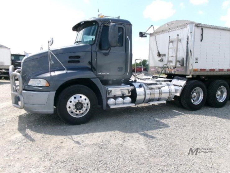 2017-mack-pinnacle-cxu613-image-29