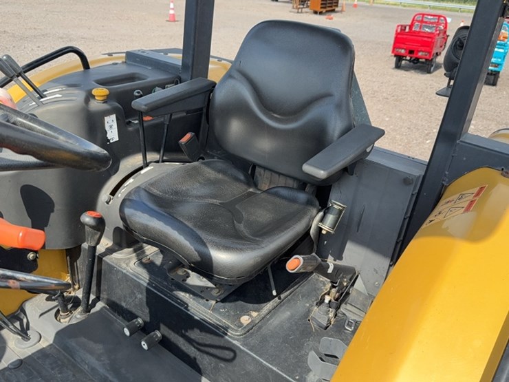 #3024-•-massey-ferguson-mf3635-tractor-image-17