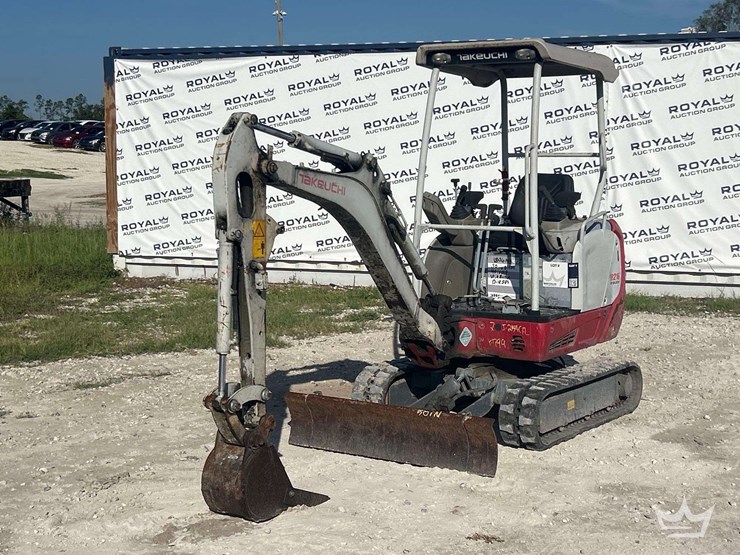 2019-takeuchi-tb216-image-1