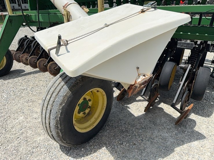 john-deere-750-image-34